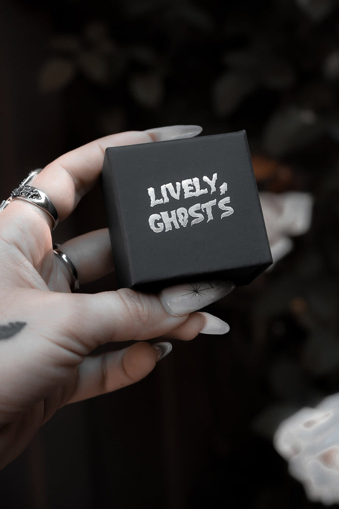 Lively ghosts gift box for a ring