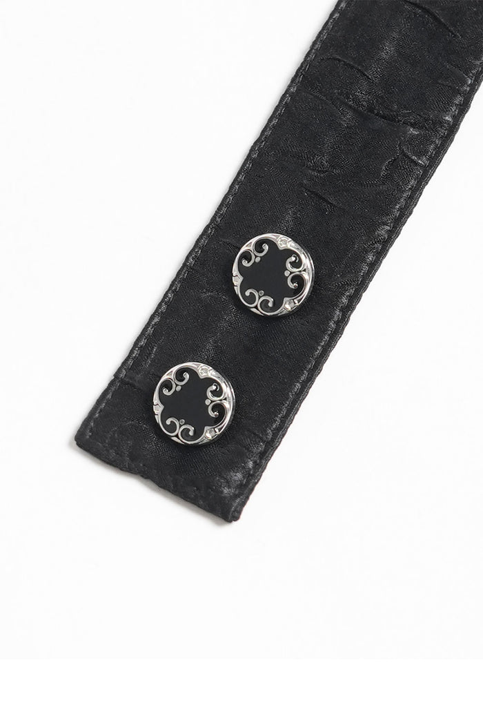 Mens jabot with button detail