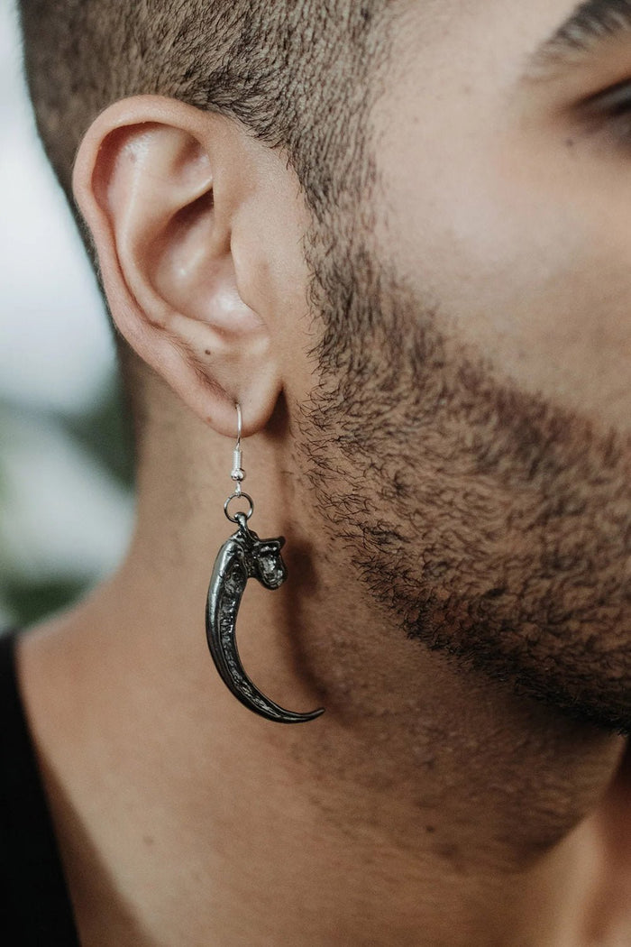 Claw Earrings - jewelry - VampireFreaks - The Pretty Cult