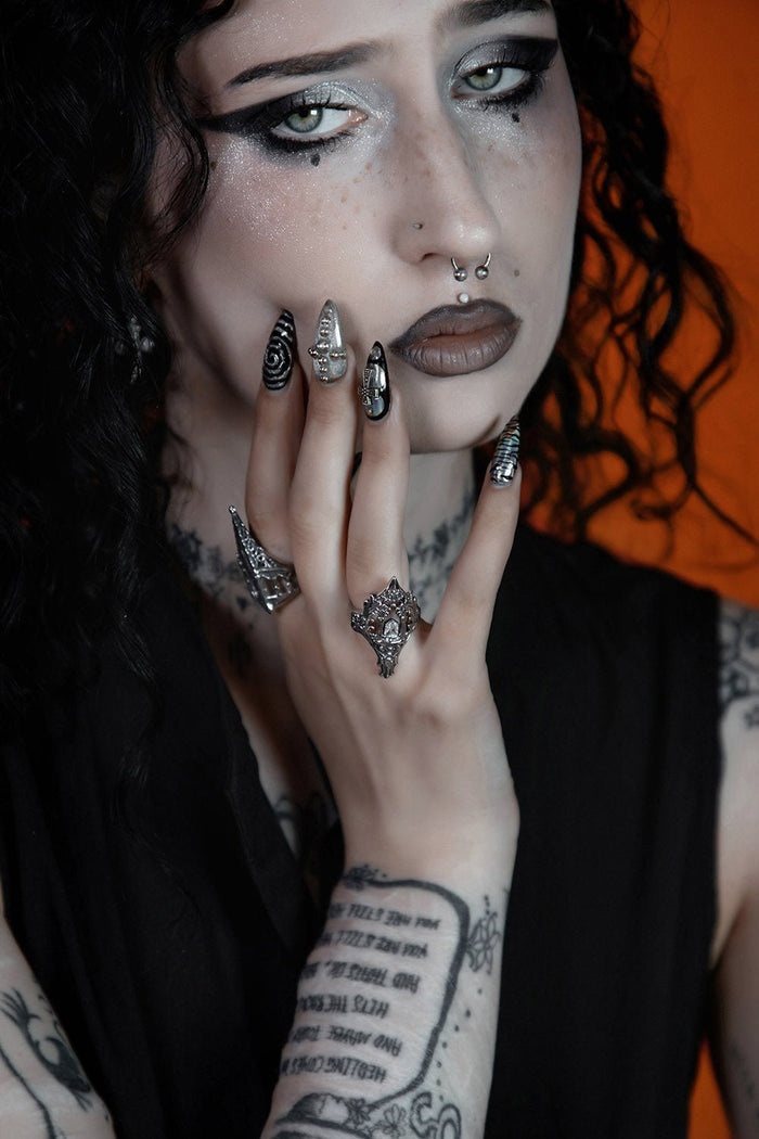 Gloomstone Ring - jewelry - VampireFreaks - Lively Ghosts