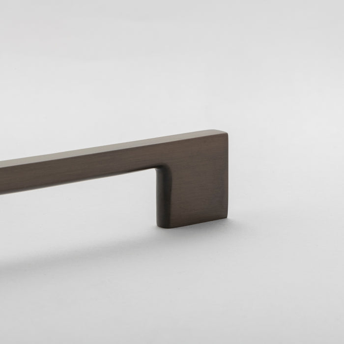 Detail2 Iver Cali 160mm Cabinet Pull Handle Signature Brass SDG-0520 - The Blue Space