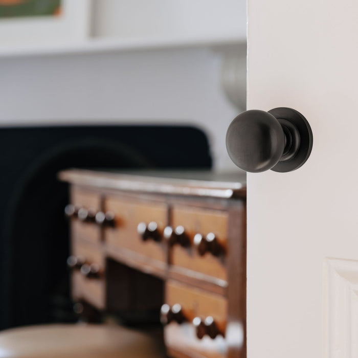 Lifestyle Iver Cambridge Knob Round Rose Entrance Kit with Separate High Security Lock Signature Brass 0201KENTR60KT - The Blue Space