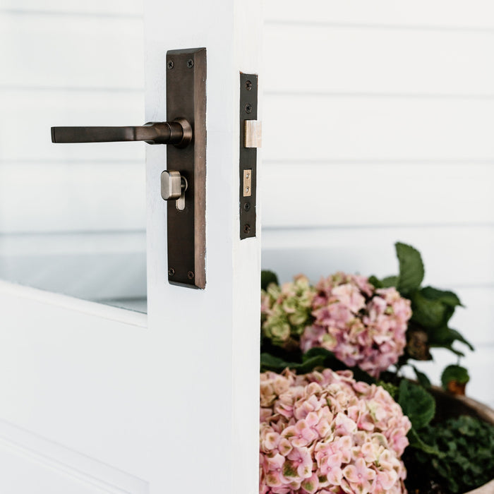 Project Image TradCo Menton Lever Long Backplate Entrance Set with High Security Lock Antique Brass 0678KENTREURO57KK - The Blue Space