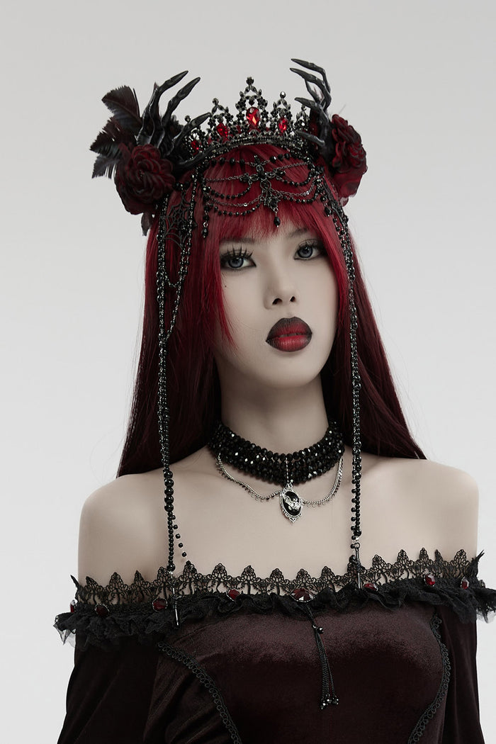stacked gothic collar